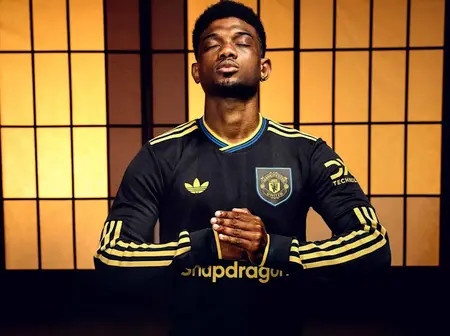 Manchester United Unveil Third Kit In Tribute to 1993–94 Winning Seasons