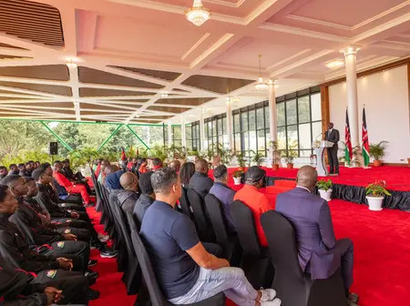 Ruto urges football managers to match athletic sucess