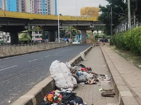 Nairobi residents raise concerns as roads are turned into littering grounds