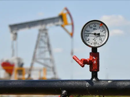 Crude Oil Prices Rebound on Geopolitical Risks and Fed Rate-Cut Expectations