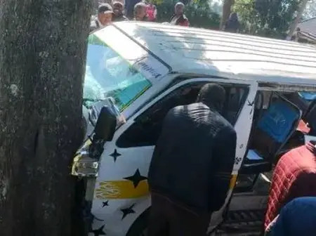 Matatu Crashes After Traffic Cop Demanding Bribe Jumps In & Strangles Driver
