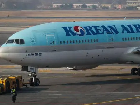 Korean Air to buy more than 100 Boeing jets after Trump meeting