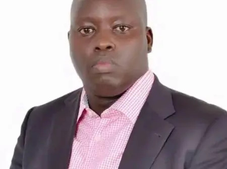 Wanted fraudster claiming to be government aide arrested
