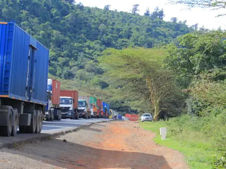 Many stranded on Nairobi–Nakuru and Nairobi–Narok highways in traffic chaos
