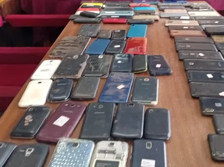 Police seek public help in hunt for phone snatching gang