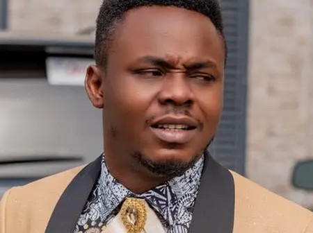 “Mali ya wizi ni Tamu” Drama as Married Kisii man get busted in a lodging with someone’s wife after winning Kes 8 million from B’etting , says the woman told him she was single .Ask for forgiveness. Who was on the wrong,him or the lady?