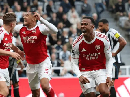 Premier League Wrap: Liverpool’s Perfect Start Crumbles; Arsenal, Man City Close Gap in Stoppage-Time Drama