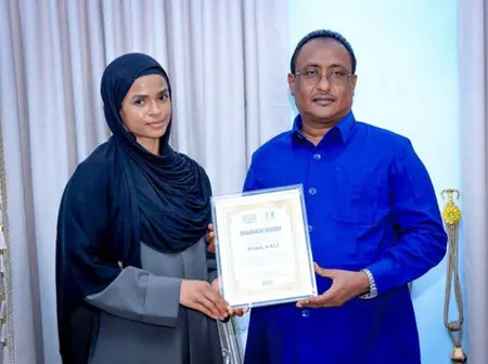 Somali Boxer Ramla Ali awarded Medal of Honor in Mogadishu