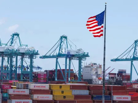 U.S. Sees August Surge in Container Imports, but Trade Uncertainty Clouds Holiday Forecast