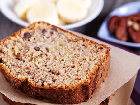How to bake yummy banana bread for friends and family