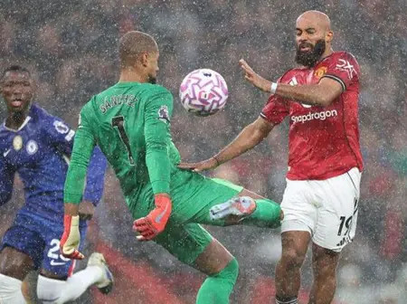 Man Utd claim priceless win after early Sanchez red card
