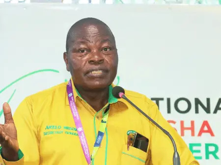 KUPPET Secretary General Heckled Infront of Ruto