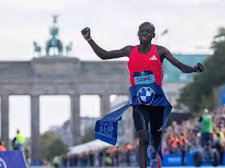 Kenya’s Sawe and Wanjiru win Berlin marathons