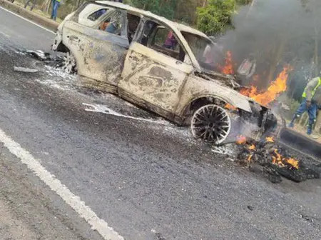 Police team hunt boda riders behind torching of Audi SUV after fatal accident on Thika Road