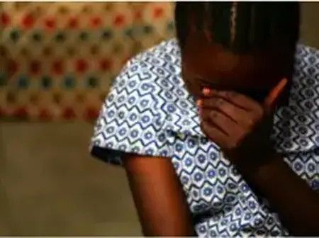 Woman caught rival red-handed after ritual revealed her secretly burying charms to ruin marriage